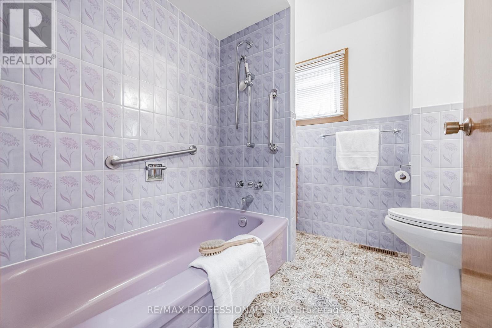 507 Salem Avenue N, Toronto, Ontario  M6H 3C9 - Photo 15 - W12388256