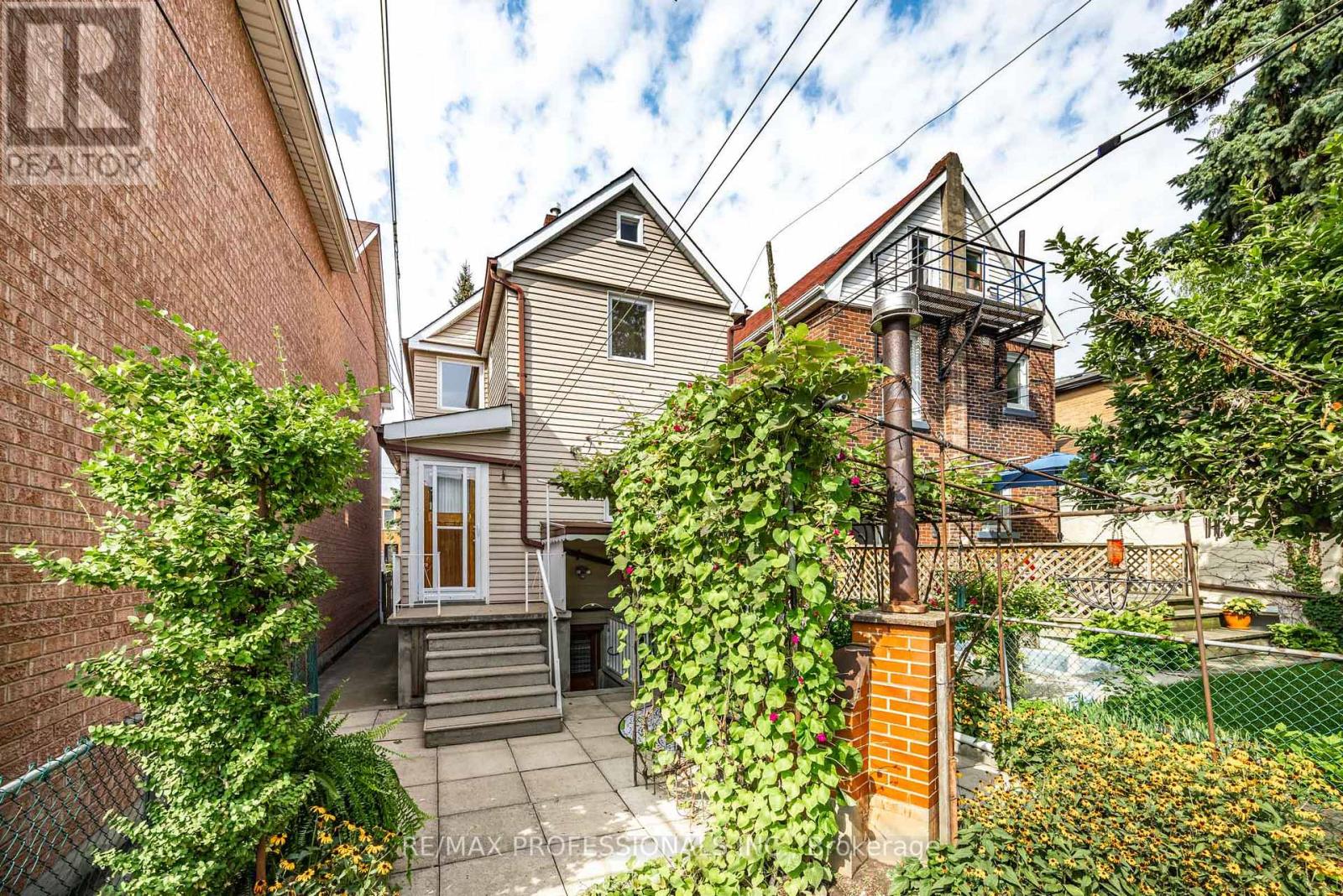 507 Salem Avenue N, Toronto, Ontario  M6H 3C9 - Photo 23 - W12388256