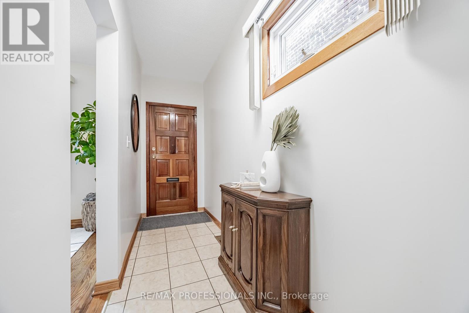 507 Salem Avenue N, Toronto, Ontario  M6H 3C9 - Photo 3 - W12388256