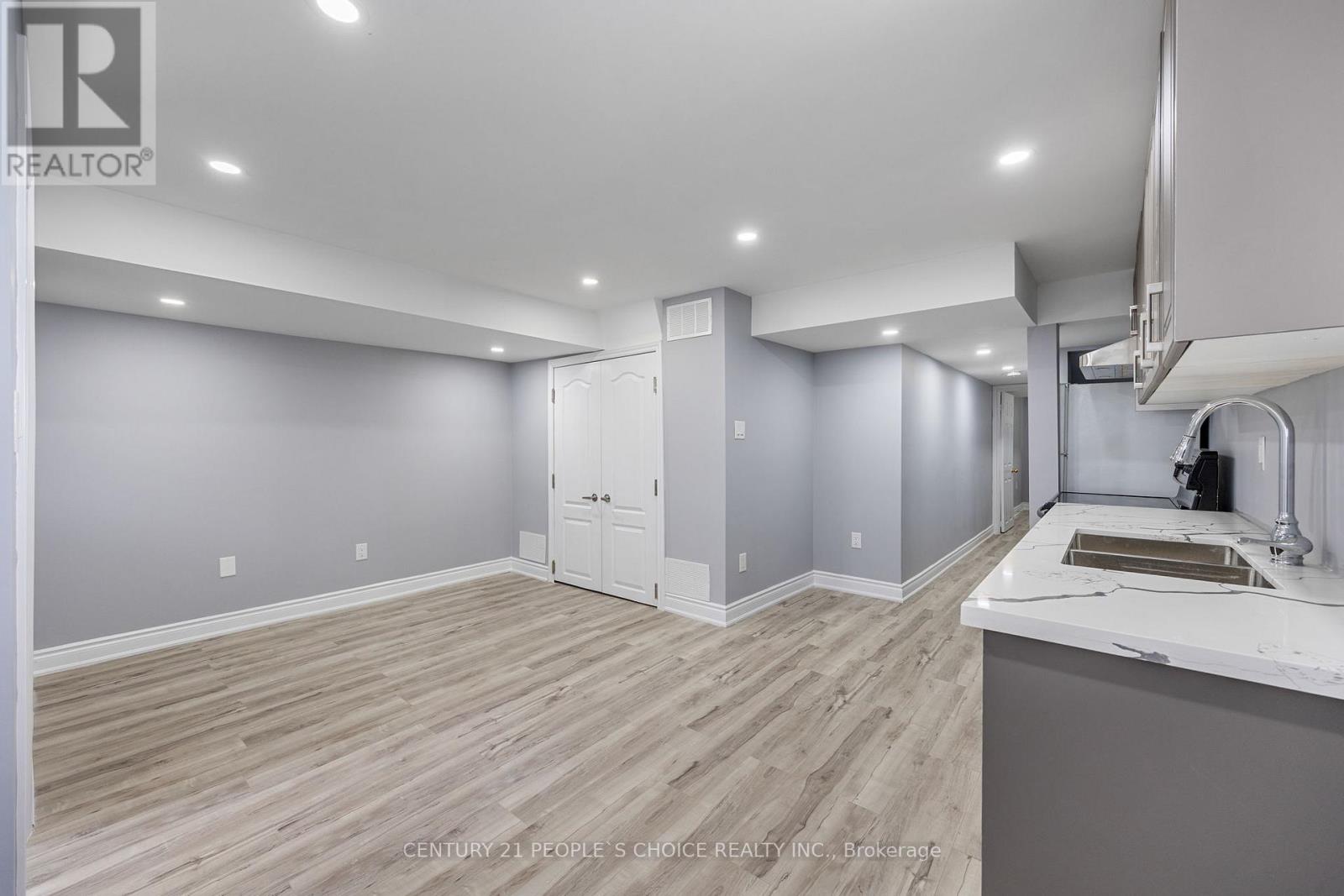 32 Frenchpark Circle Nw, Brampton, Ontario  L6X 0Y6 - Photo 29 - W12388278