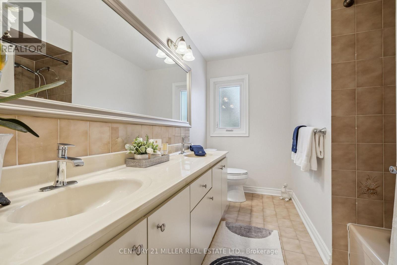 4665 Beaufort Terrace, Mississauga, Ontario  L5M 3J1 - Photo 23 - W12388291