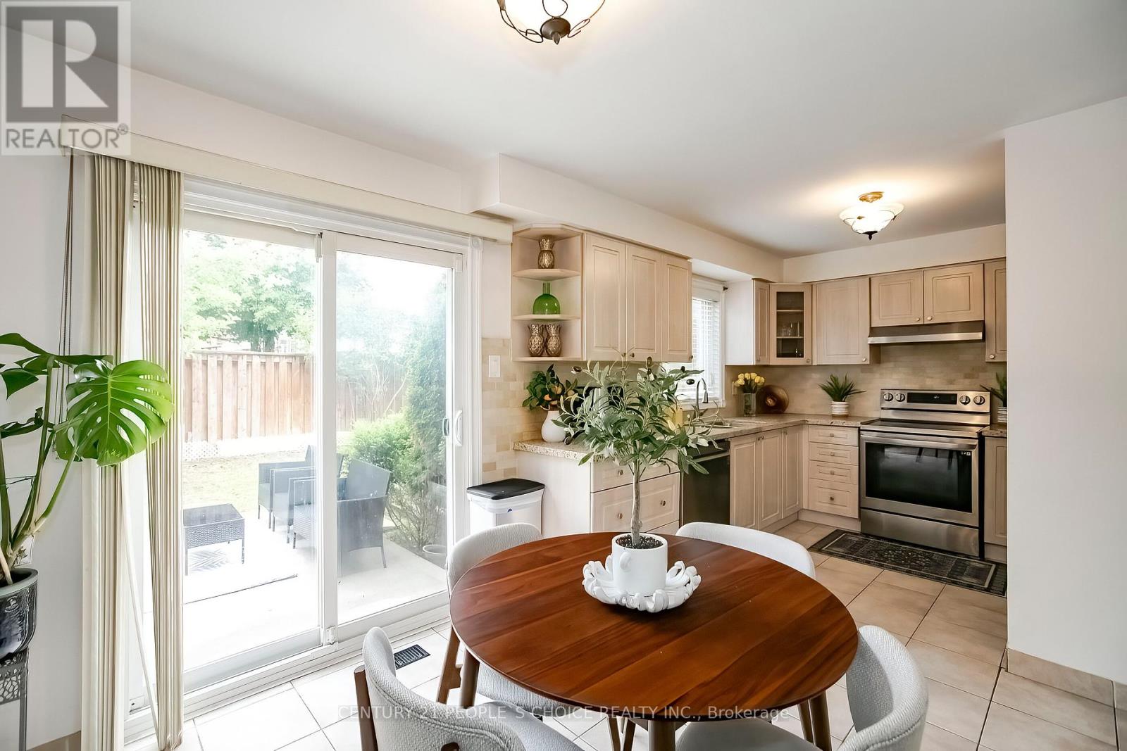 24 Vivians Crescent, Brampton (Fletcher's West), Ontario  L6Y 4V1 - Photo 13 - W12388315