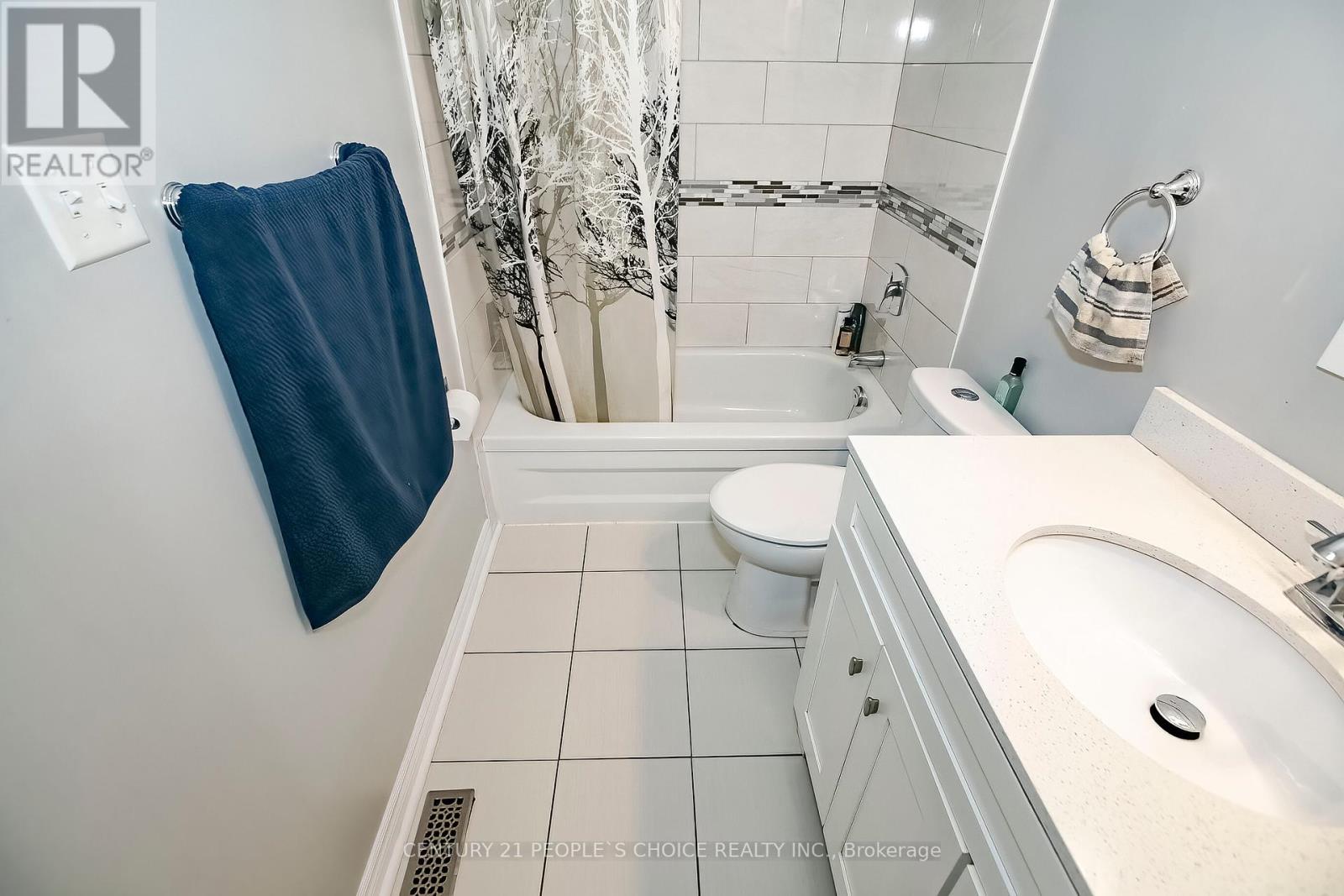 24 Vivians Crescent, Brampton (Fletcher's West), Ontario  L6Y 4V1 - Photo 28 - W12388315