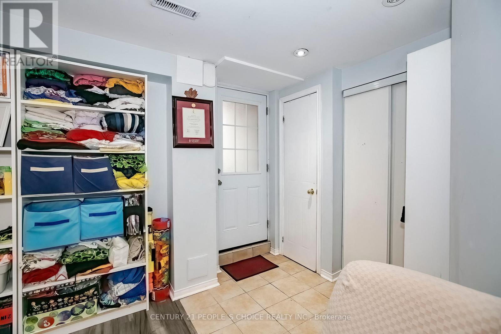 24 Vivians Crescent, Brampton (Fletcher's West), Ontario  L6Y 4V1 - Photo 33 - W12388315