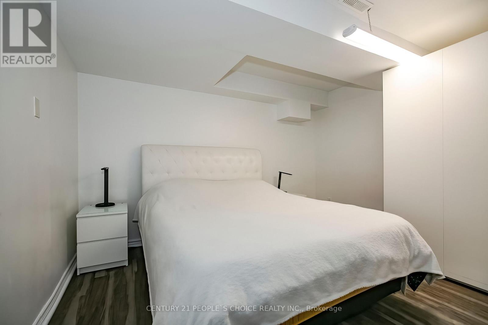 24 Vivians Crescent, Brampton (Fletcher's West), Ontario  L6Y 4V1 - Photo 36 - W12388315
