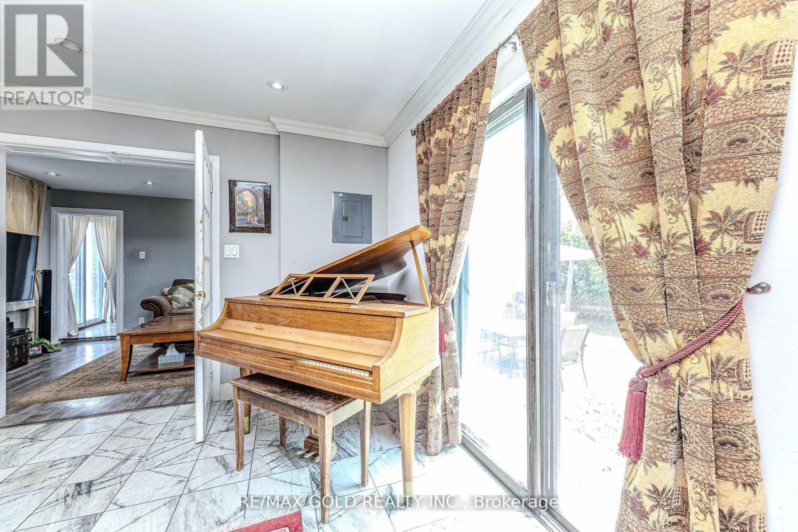 39 Harrow Street, Mississauga, Ontario  L4T 1J6 - Photo 15 - W12388317