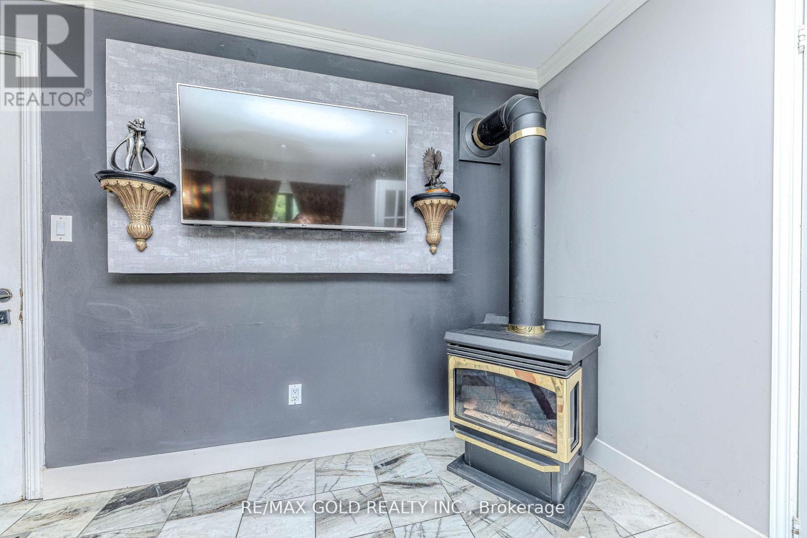39 Harrow Street, Mississauga, Ontario  L4T 1J6 - Photo 16 - W12388317