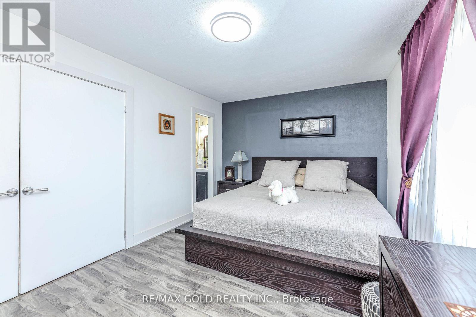 39 Harrow Street, Mississauga, Ontario  L4T 1J6 - Photo 19 - W12388317