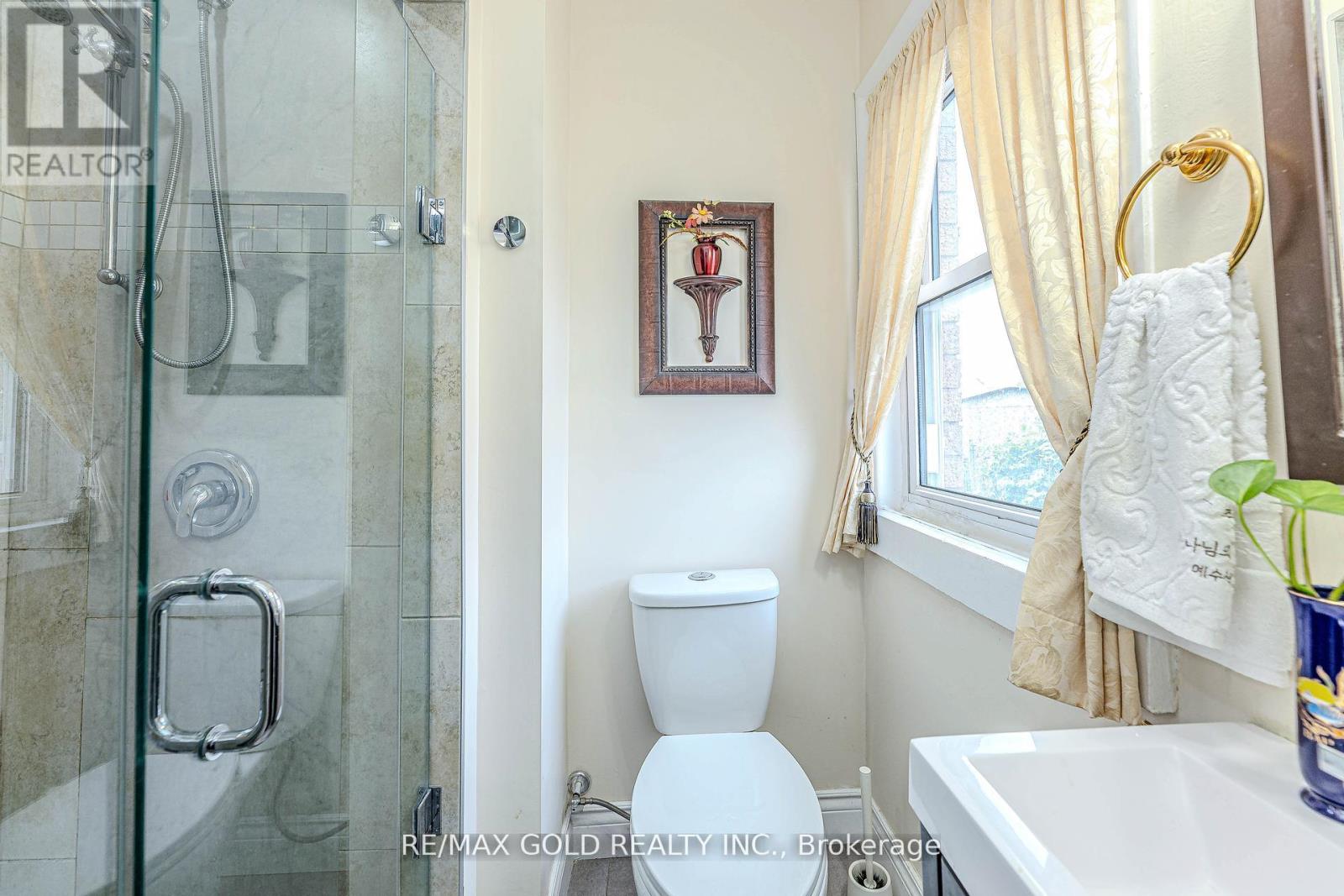 39 Harrow Street, Mississauga, Ontario  L4T 1J6 - Photo 20 - W12388317