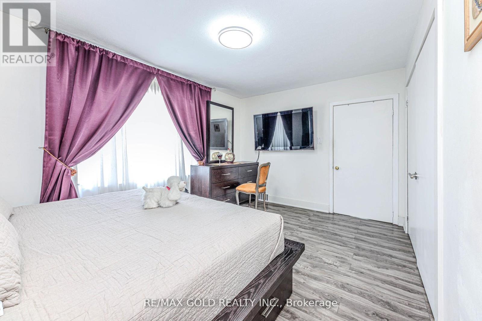 39 Harrow Street, Mississauga, Ontario  L4T 1J6 - Photo 21 - W12388317