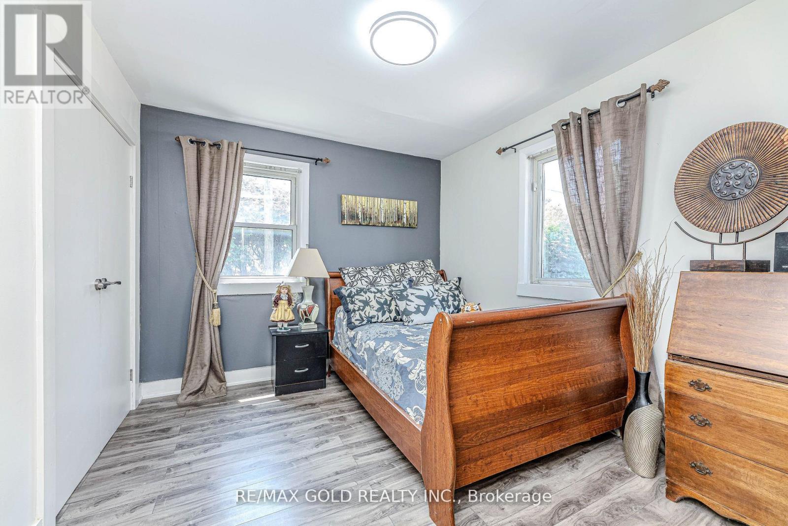 39 Harrow Street, Mississauga, Ontario  L4T 1J6 - Photo 25 - W12388317
