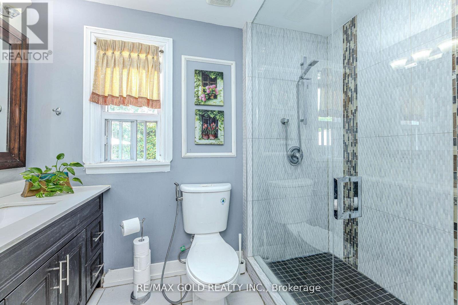 39 Harrow Street, Mississauga, Ontario  L4T 1J6 - Photo 27 - W12388317