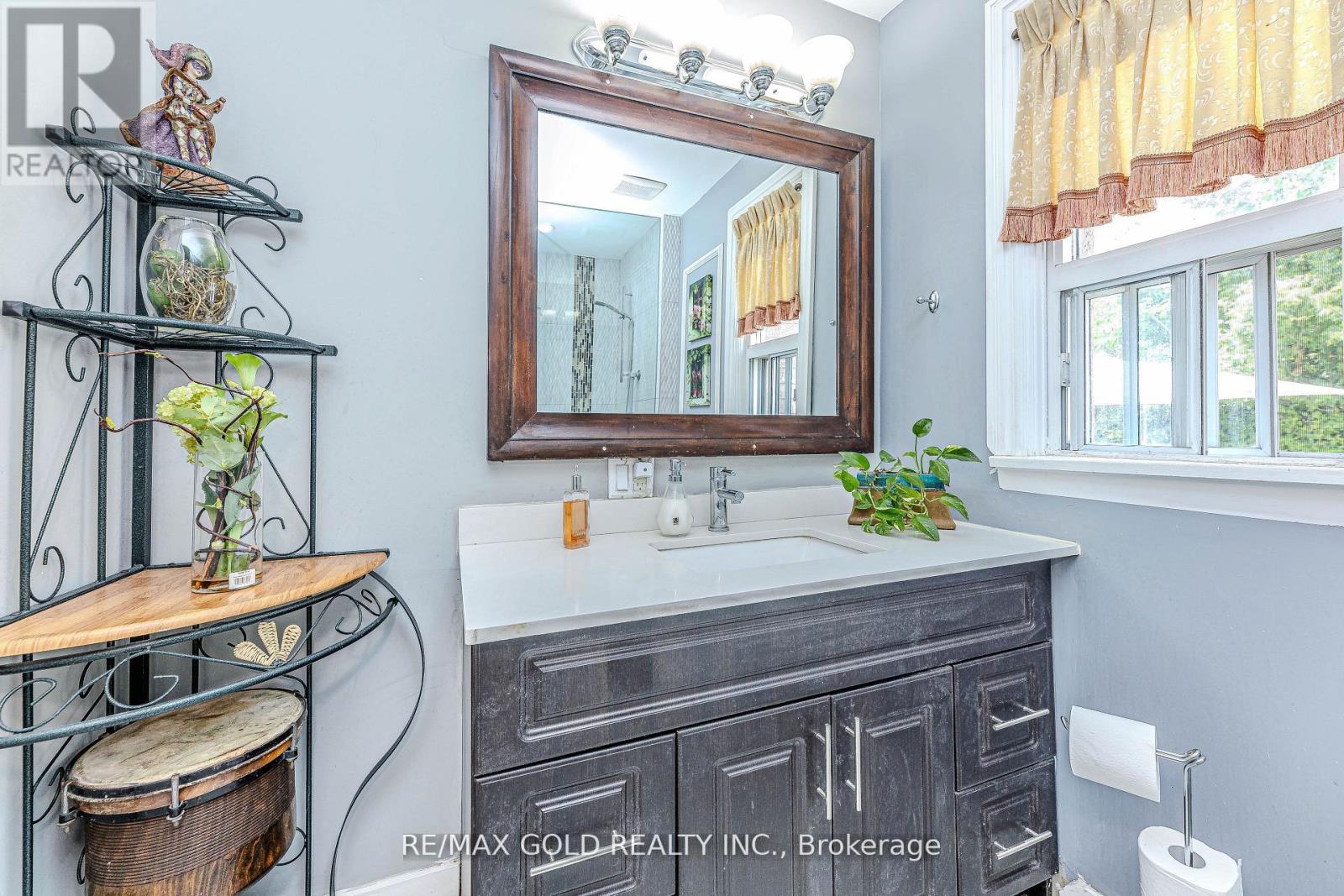 39 Harrow Street, Mississauga, Ontario  L4T 1J6 - Photo 29 - W12388317
