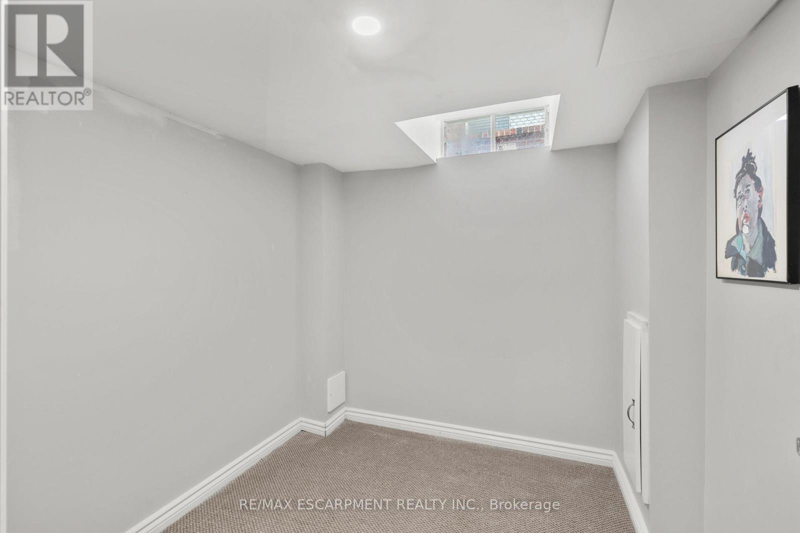 8 Coleman Court, Thorold (Confederation Heights), Ontario  L2V 4W3 - Photo 26 - X12388144
