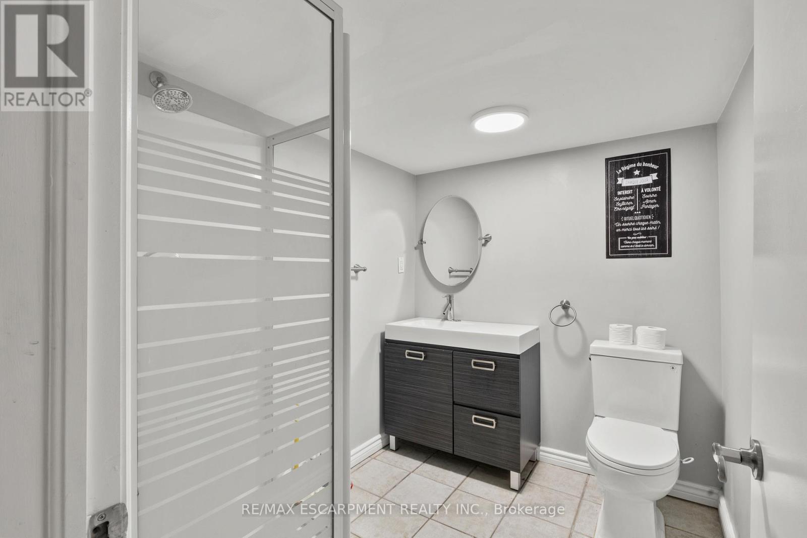 8 Coleman Court, Thorold (Confederation Heights), Ontario  L2V 4W3 - Photo 27 - X12388144