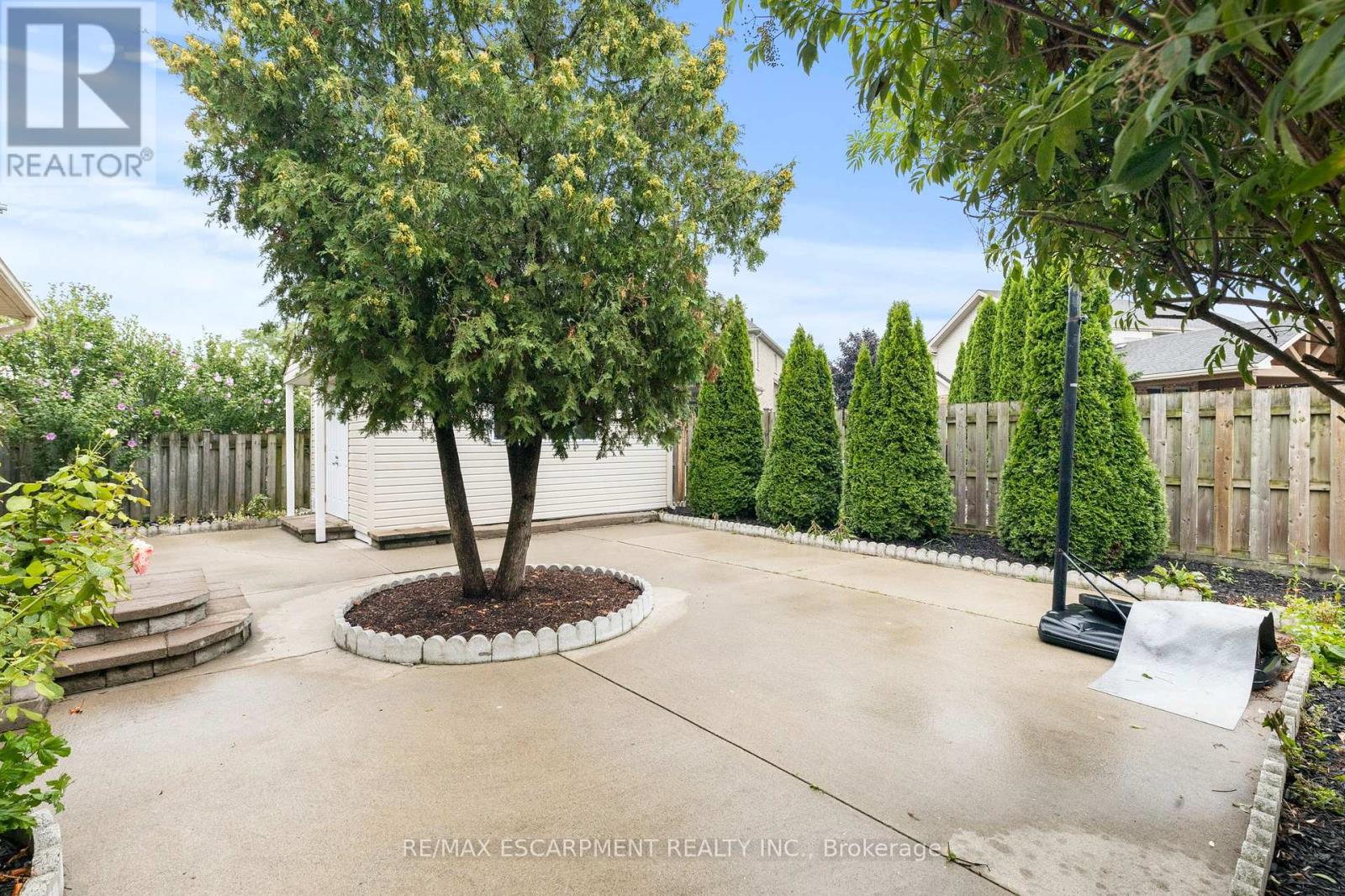 8 Coleman Court, Thorold (Confederation Heights), Ontario  L2V 4W3 - Photo 30 - X12388144
