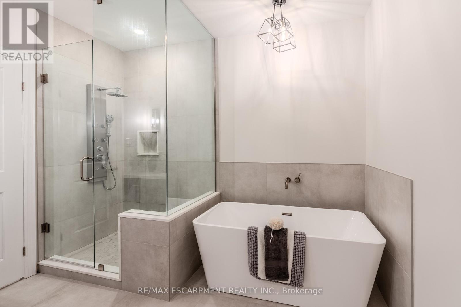 671 Rymal Road W, Hamilton, Ontario  L9B 2N9 - Photo 37 - X12388203
