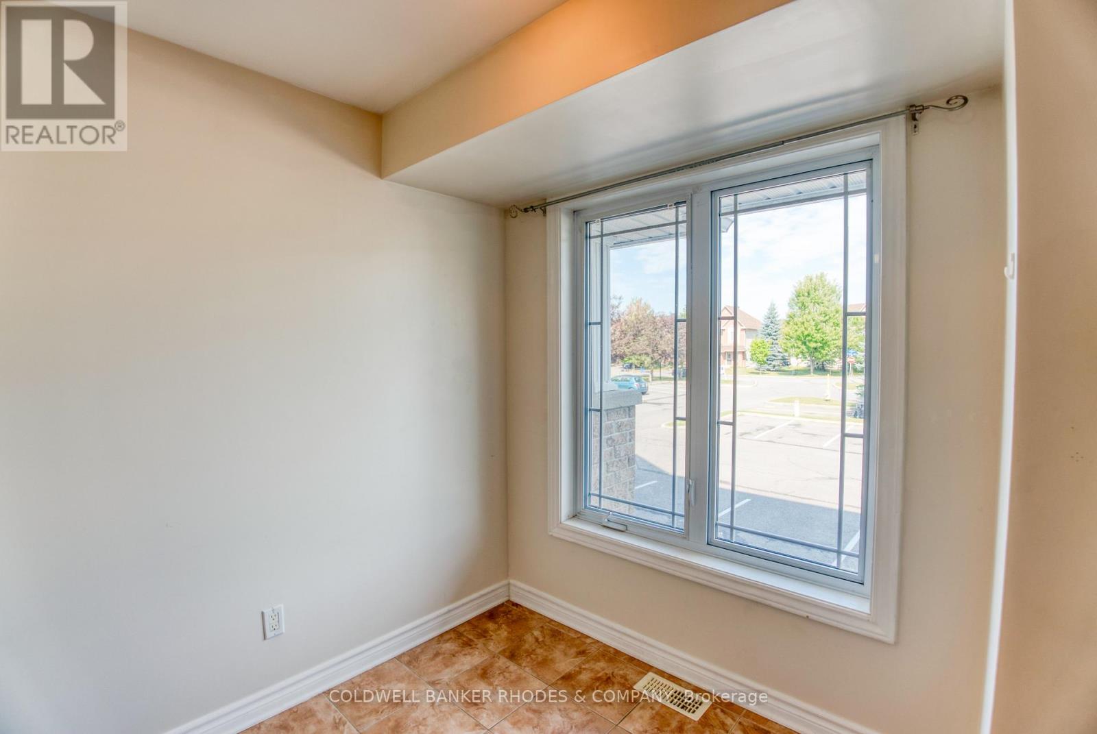 Property at 114 BRENTMORE PRIVATE image 5