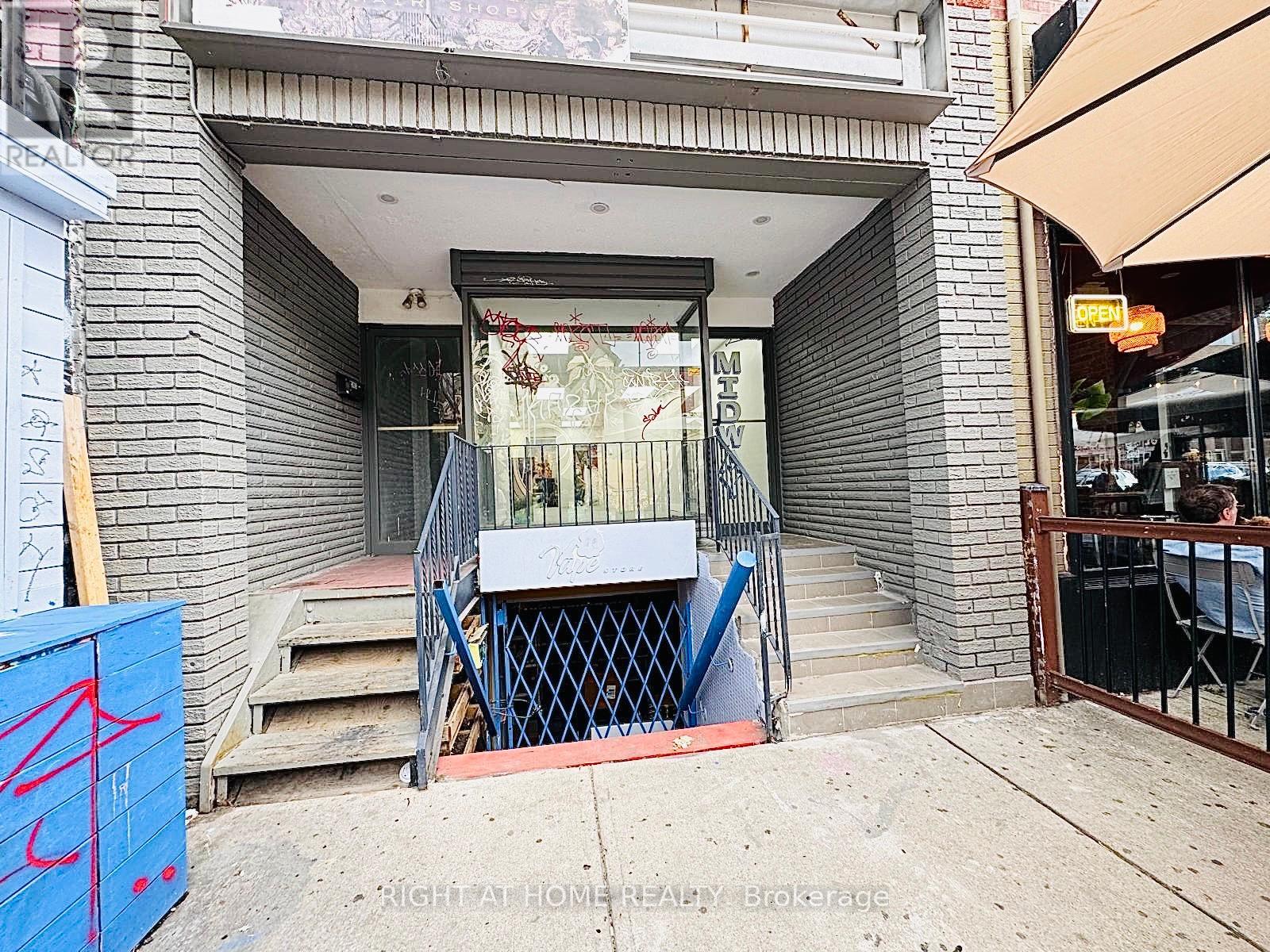 283 AUGUSTA AVENUE, Toronto, Ontario