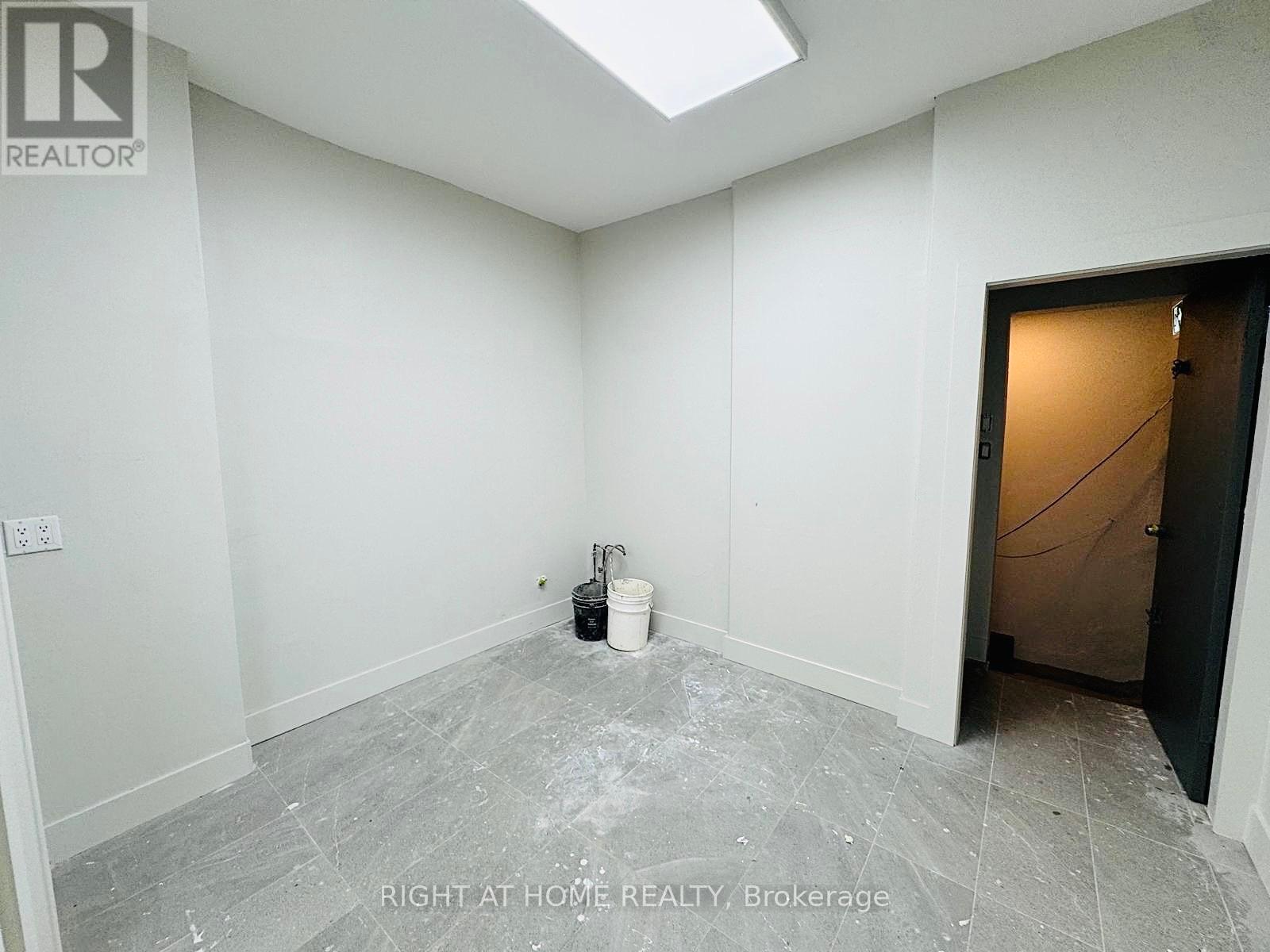 283 Augusta Avenue, Toronto, Ontario  M5T 2M1 - Photo 13 - C12015560
