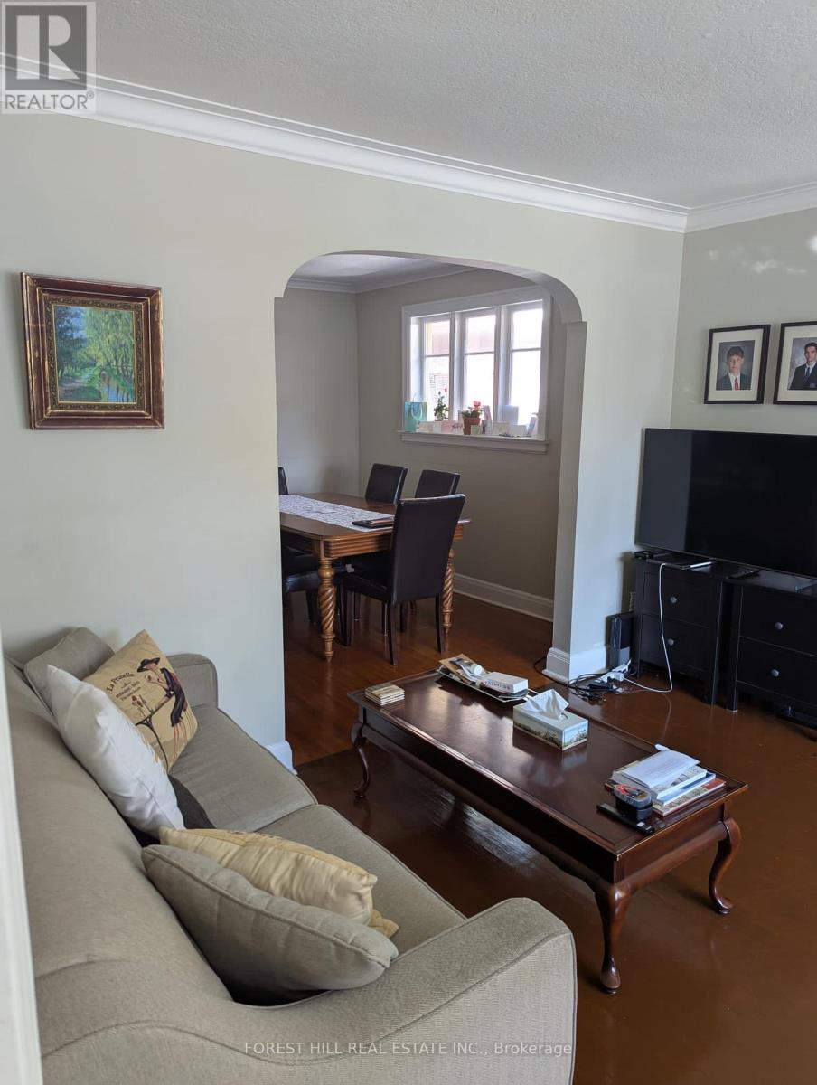 192 Roe Avenue, Toronto, Ontario  M5M 2J2 - Photo 6 - C12379019