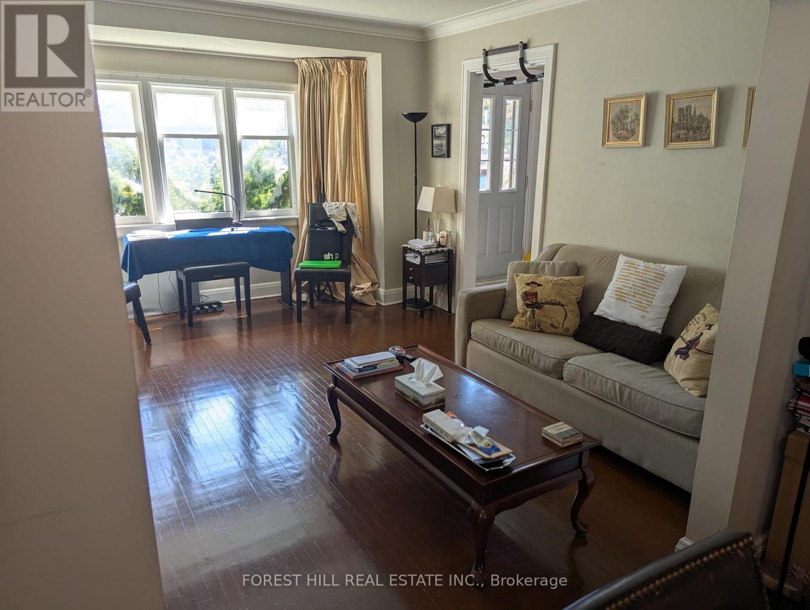 192 Roe Avenue, Toronto, Ontario  M5M 2J2 - Photo 4 - C12379019