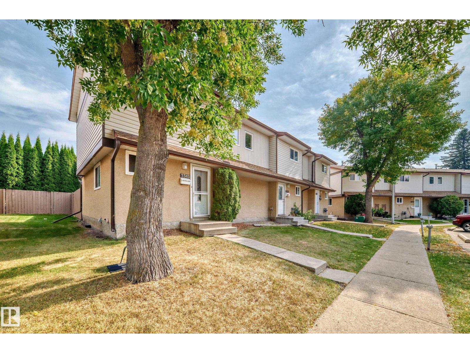 2343 139 Av Nw, Edmonton, Alberta  T5Y 1S1 - Photo 2 - E4456570