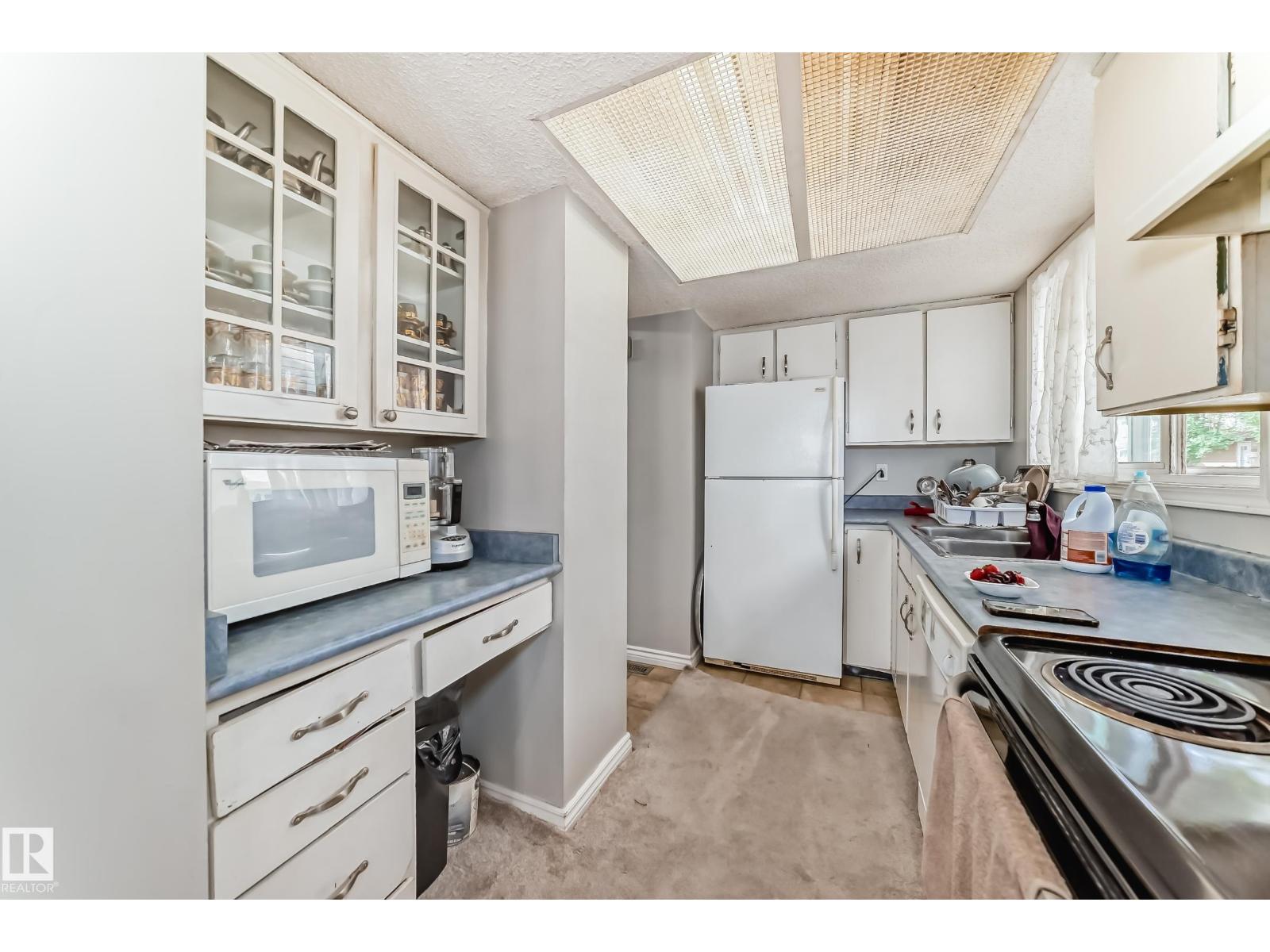 2343 139 Av Nw, Edmonton, Alberta  T5Y 1S1 - Photo 4 - E4456570