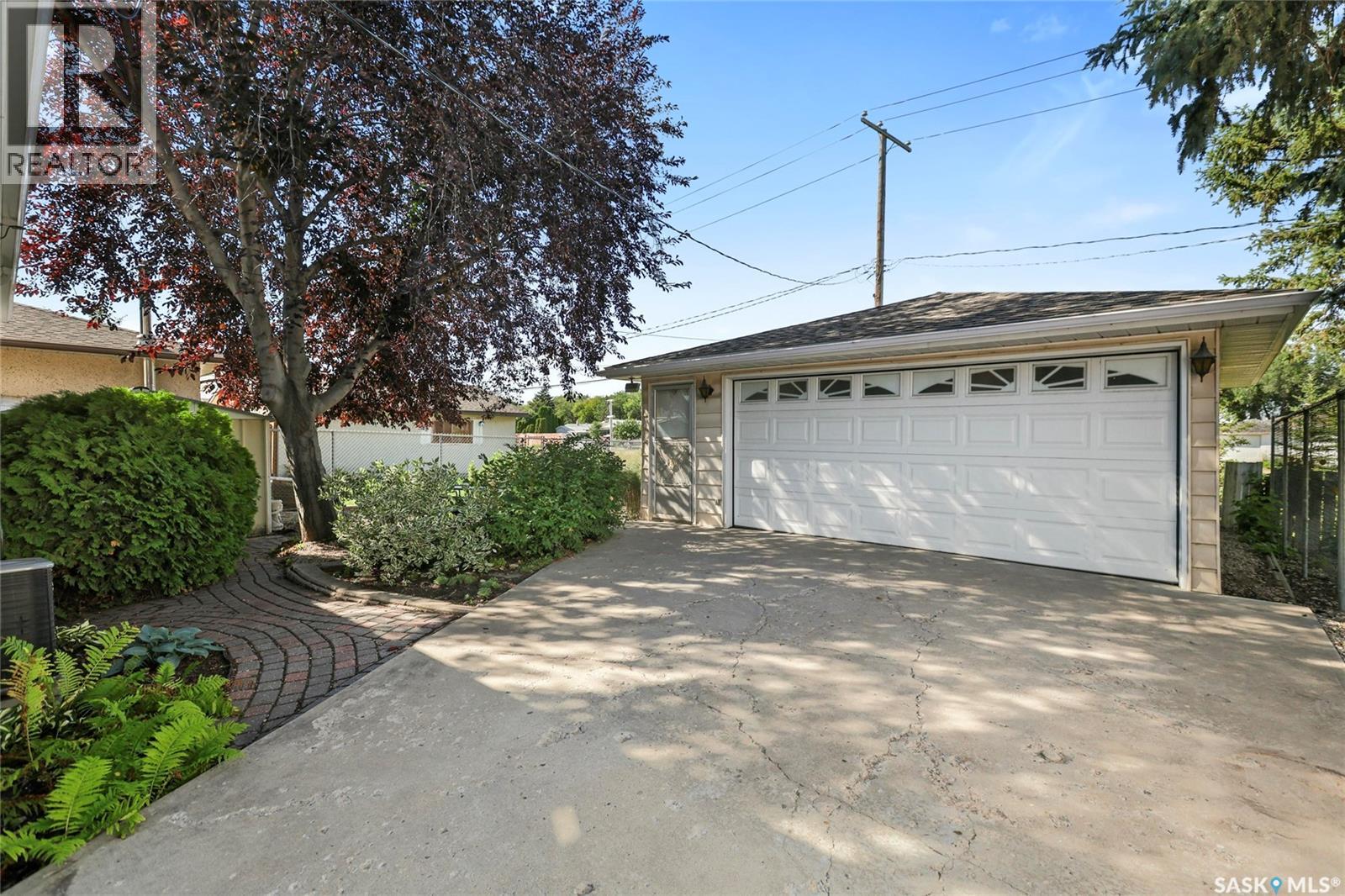 144 Woodward Avenue, Regina, Saskatchewan  S4R 3H4 - Photo 2 - SK017687