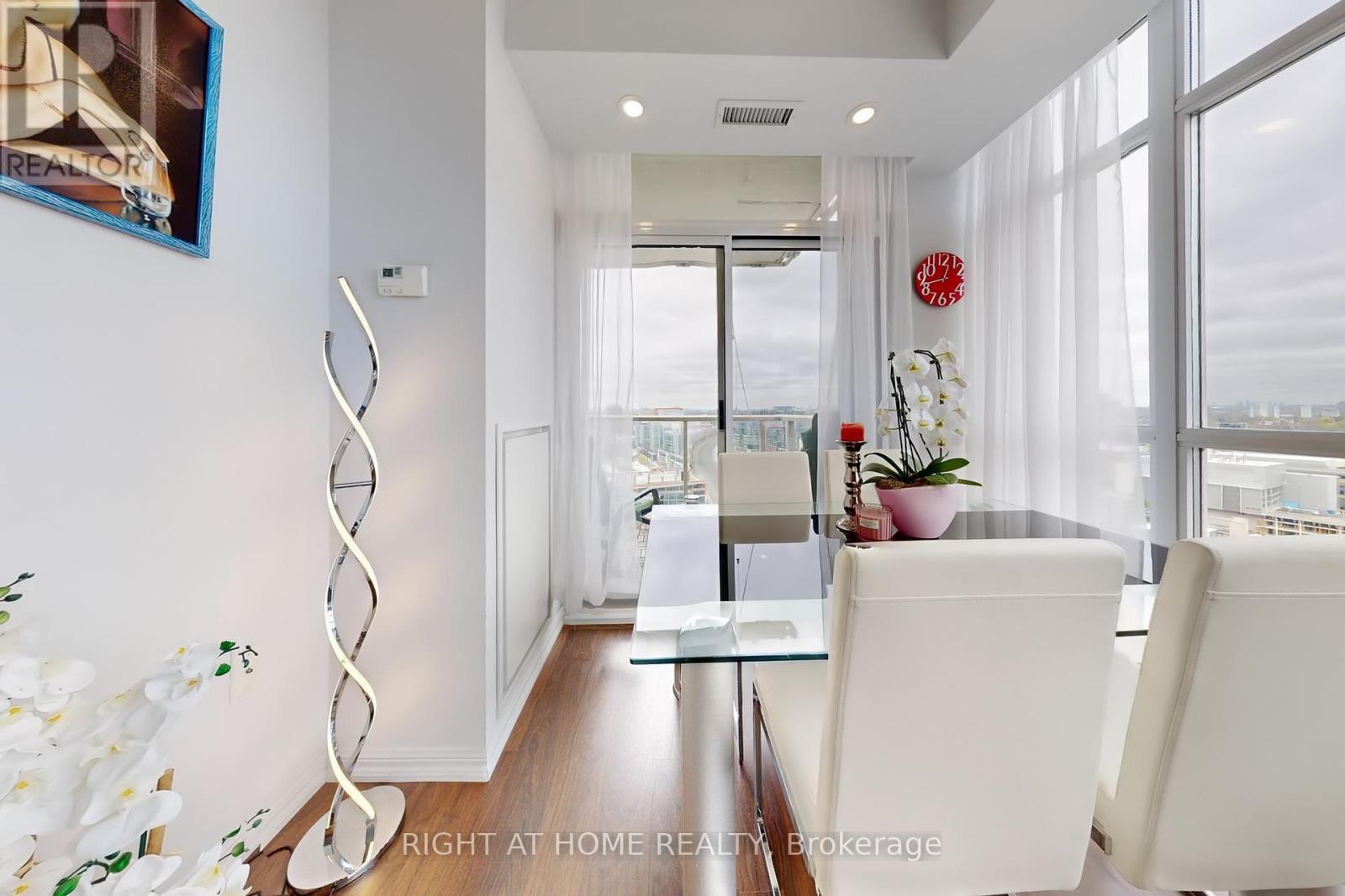 2415 - 125 Western Battery Road, Toronto, Ontario  M6K 3R8 - Photo 12 - C12388061