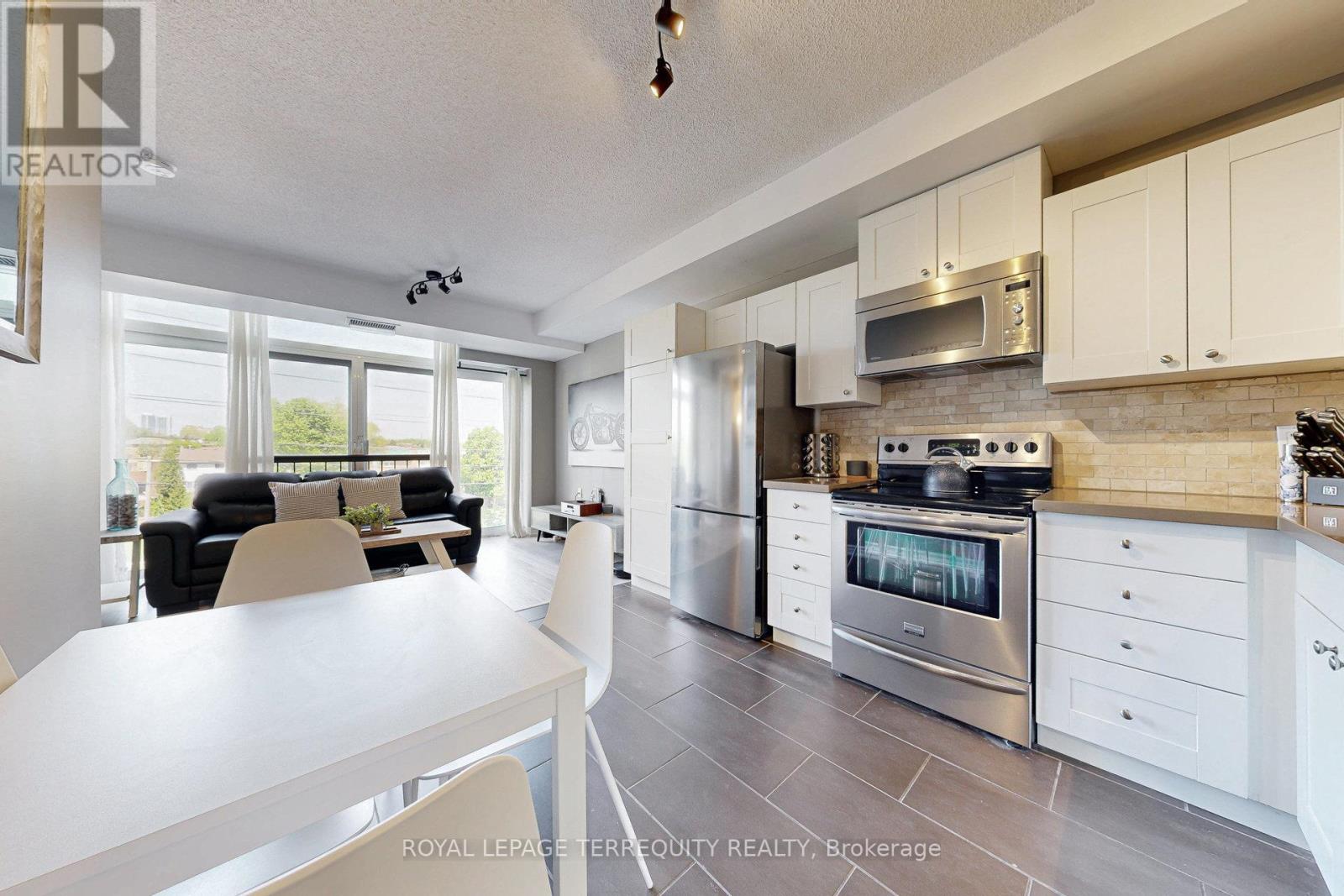 402 - 200 Burnhamthorpe Road E, Mississauga, Ontario  L5A 4L4 - Photo 9 - W12292108