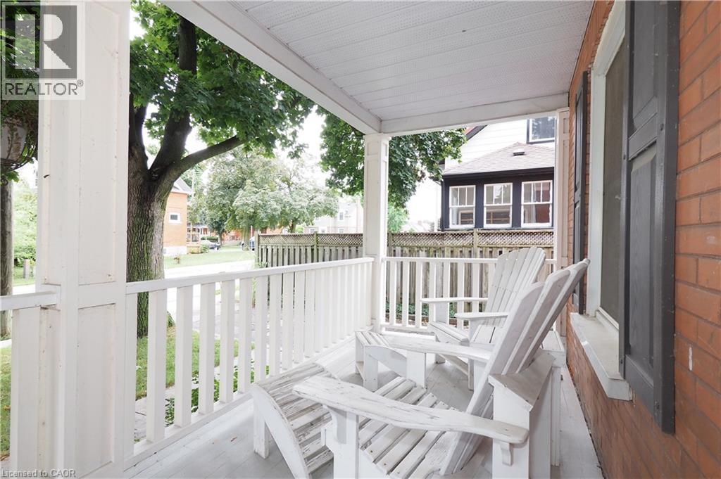 Property at 442 LOWTHER Street S image 4