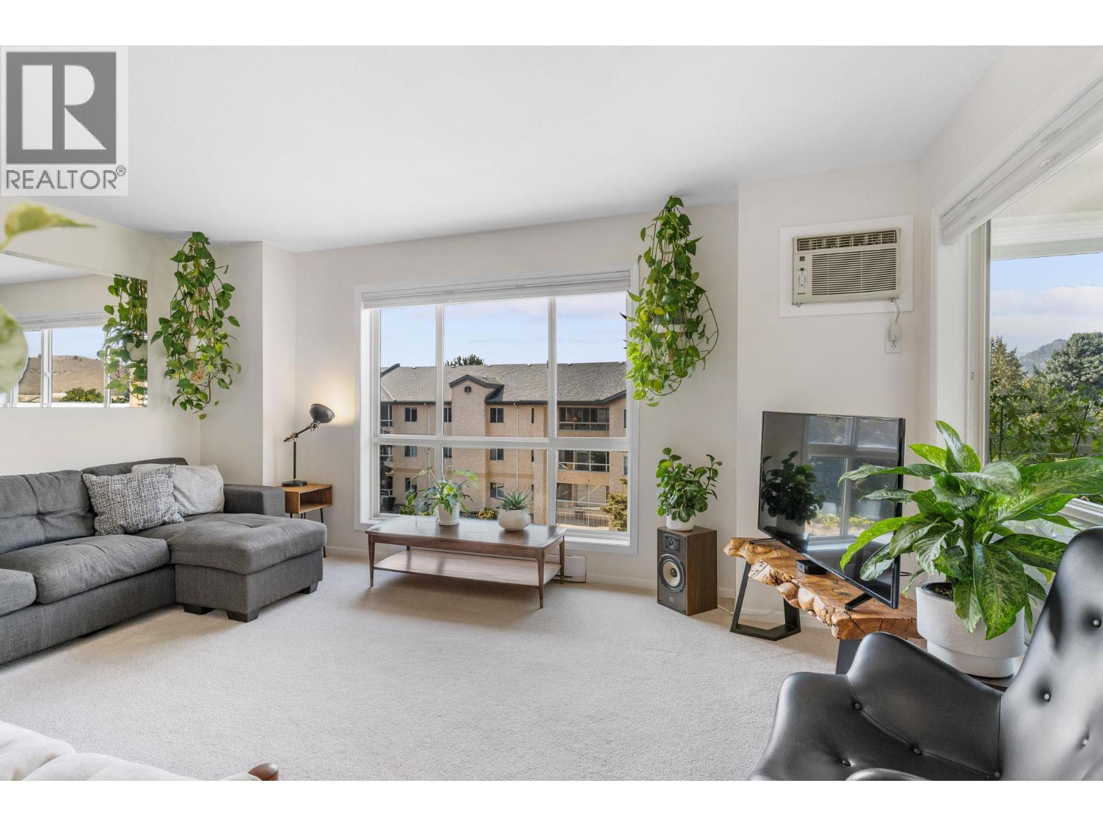 709 Houghton Road Unit# 303, Kelowna, British Columbia