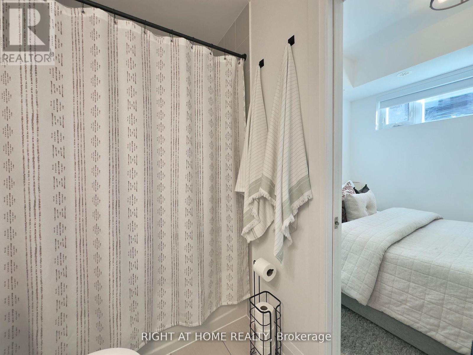 C801 - 5299 Hwy 7 Highway, Vaughan, Ontario  L4L 0J1 - Photo 15 - N12388477