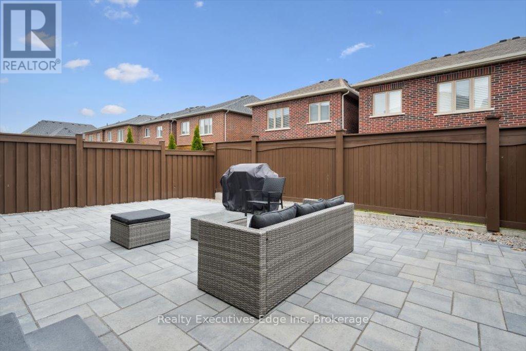 31 Rainforest Lane, Halton Hills, Ontario  L7G 0L8 - Photo 32 - W12327462