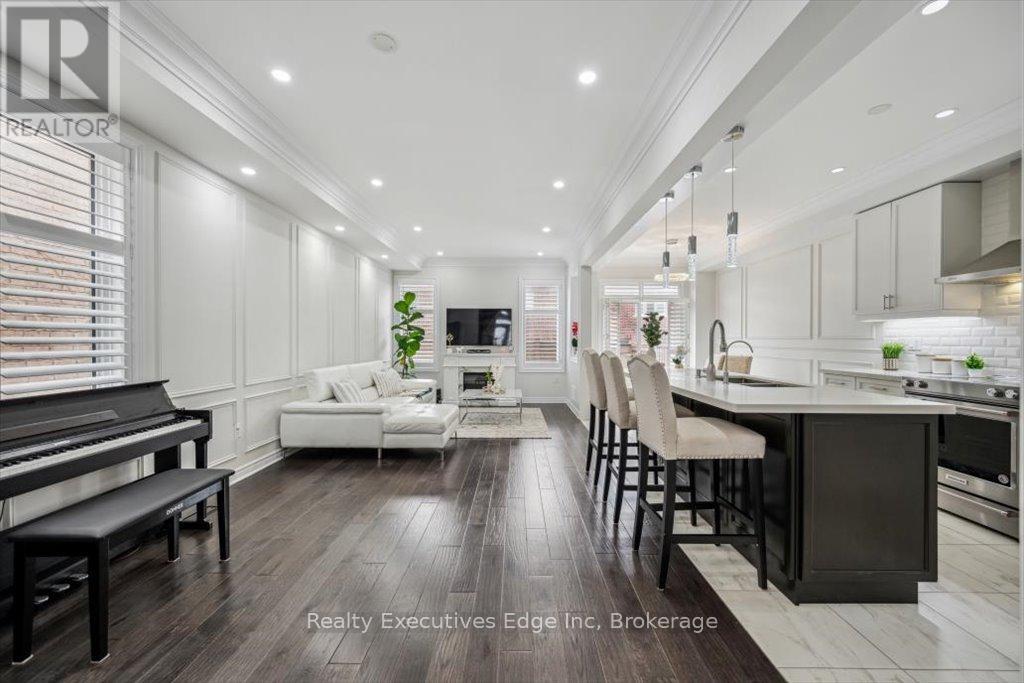31 Rainforest Lane, Halton Hills, Ontario  L7G 0L8 - Photo 6 - W12327462