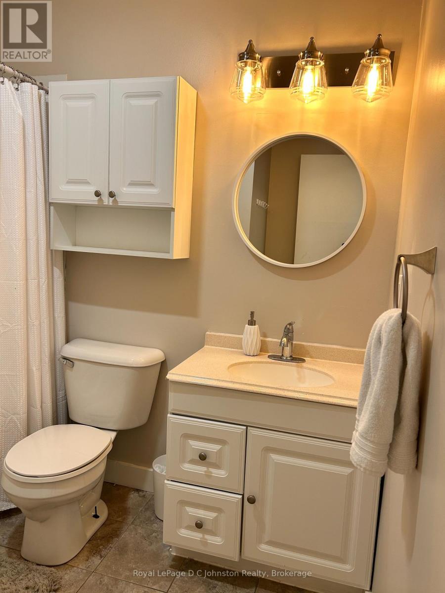 816 River Street E, Saugeen Shores, Ontario  N0H 2C4 - Photo 17 - X12189604