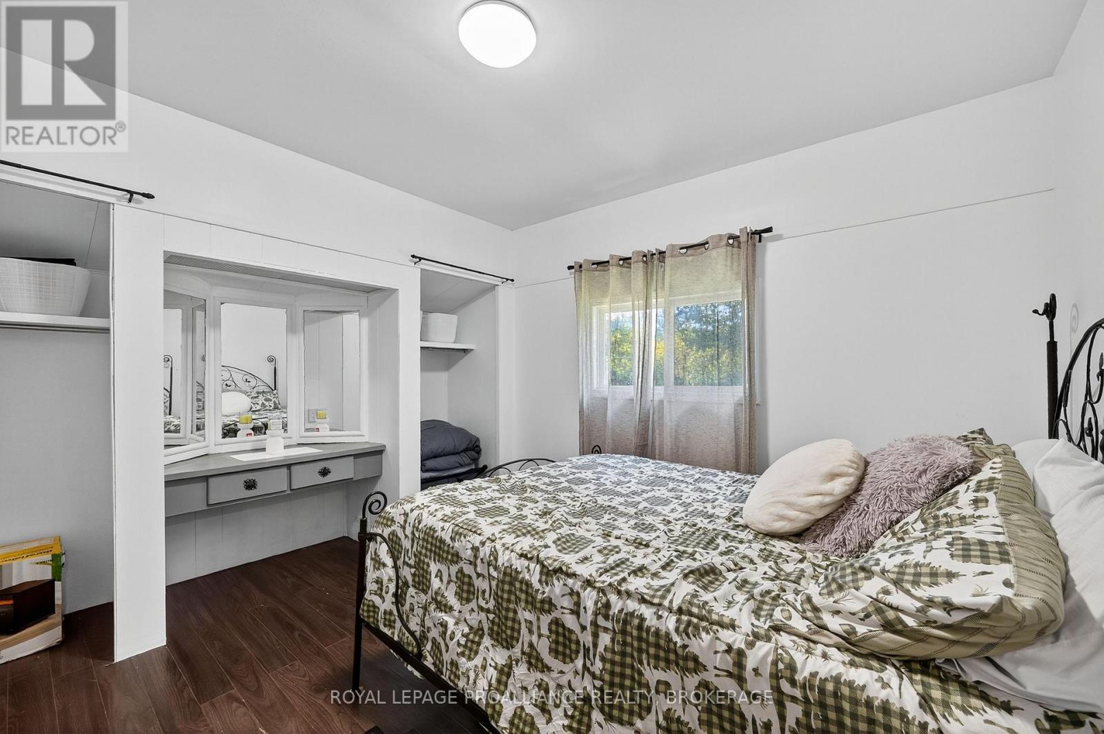 225 Johnson Bay Lane, Frontenac Islands, Ontario  K7G 2V6 - Photo 15 - X12388567