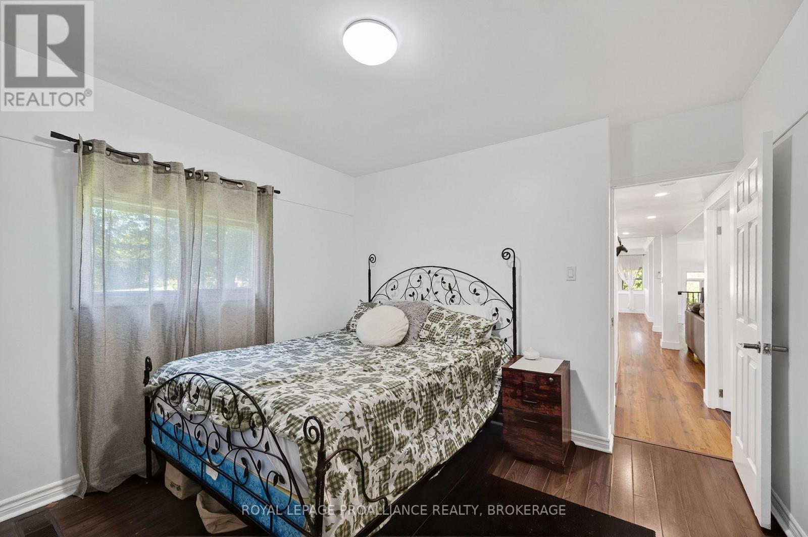 225 Johnson Bay Lane, Frontenac Islands, Ontario  K7G 2V6 - Photo 16 - X12388567