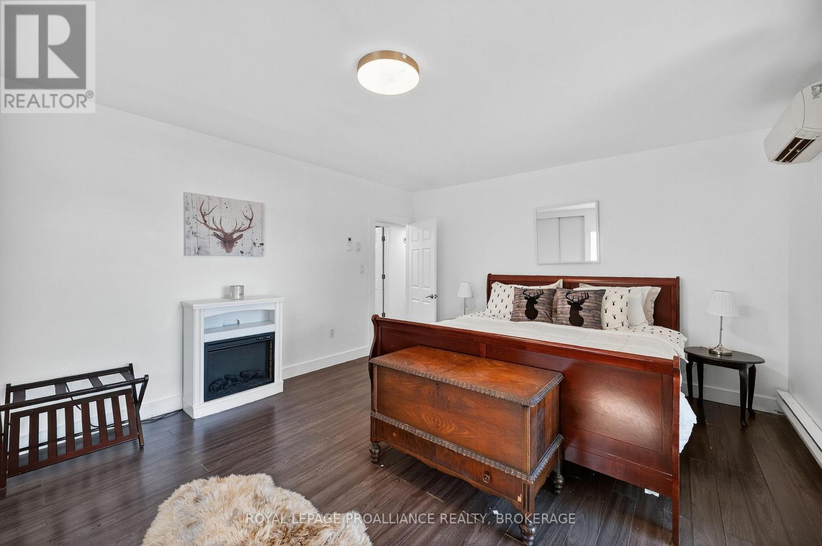 225 Johnson Bay Lane, Frontenac Islands, Ontario  K7G 2V6 - Photo 18 - X12388567