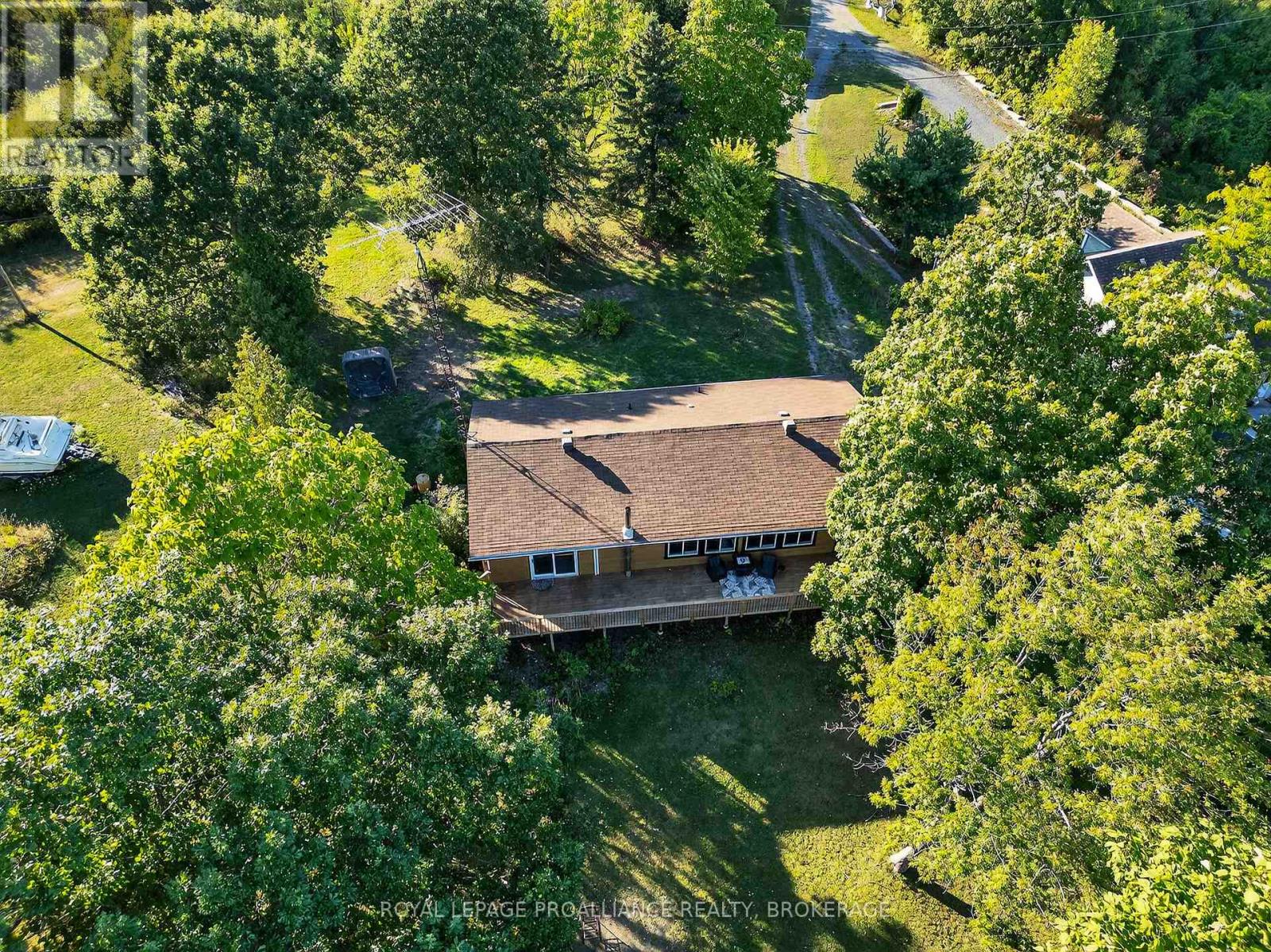 225 Johnson Bay Lane, Frontenac Islands, Ontario  K7G 2V6 - Photo 2 - X12388567