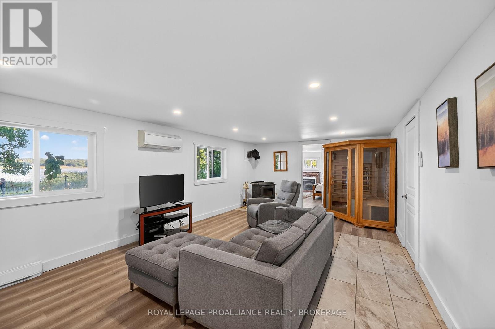 225 Johnson Bay Lane, Frontenac Islands, Ontario  K7G 2V6 - Photo 22 - X12388567