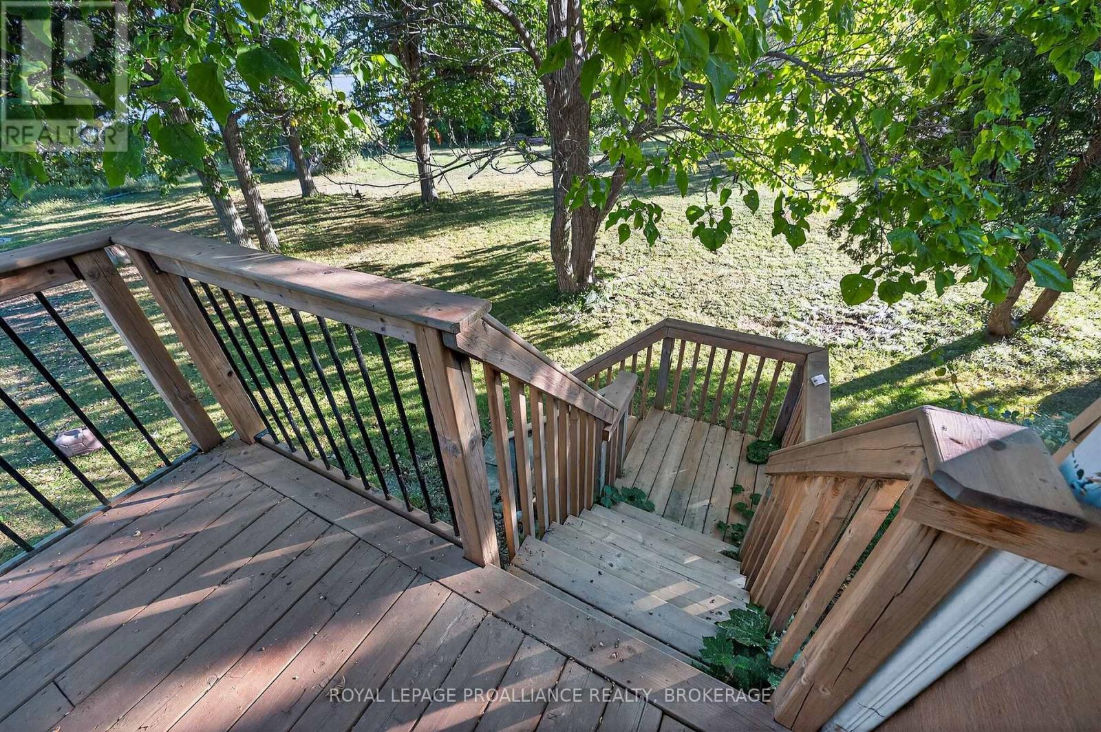 225 Johnson Bay Lane, Frontenac Islands, Ontario  K7G 2V6 - Photo 31 - X12388567
