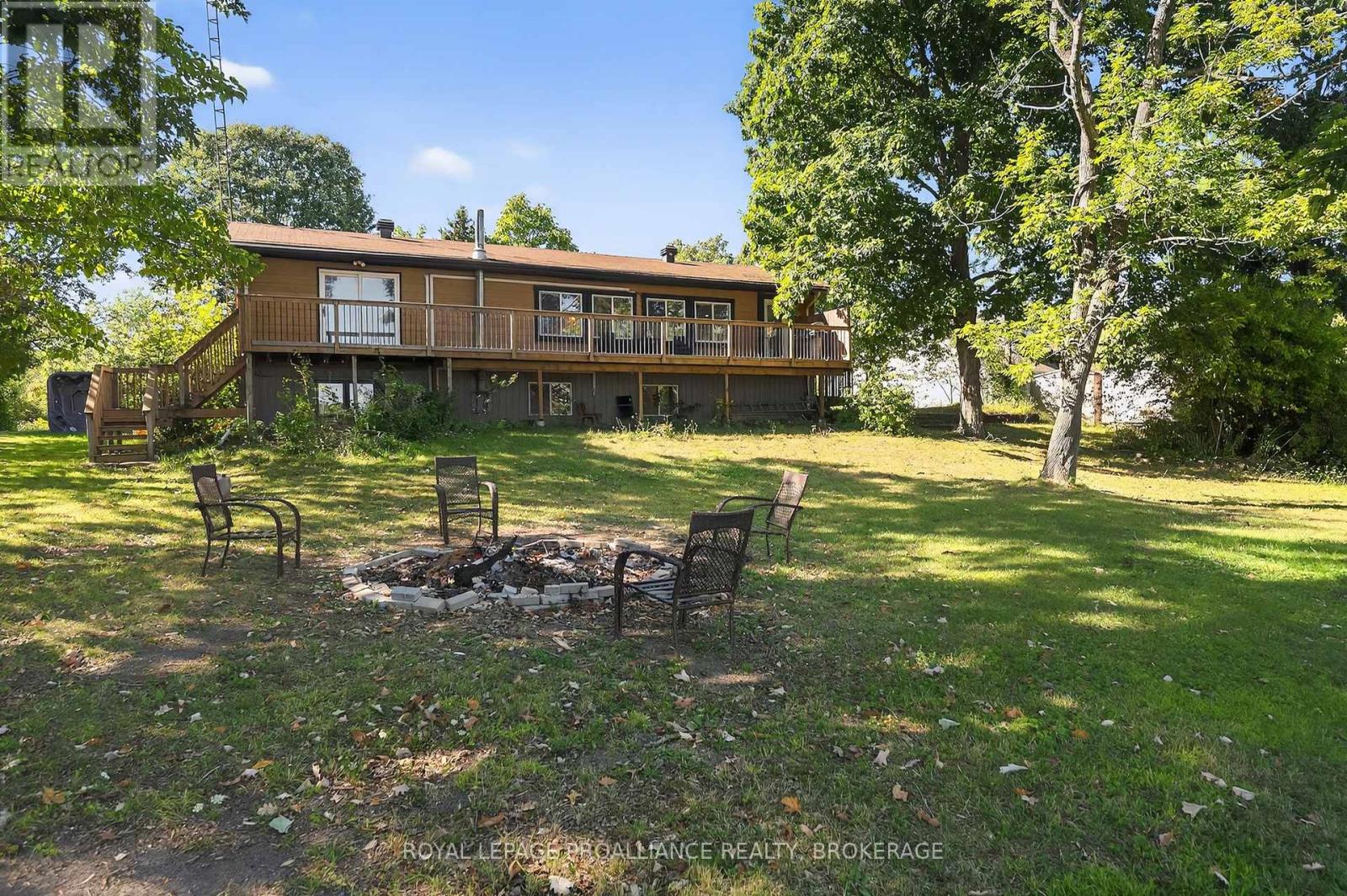 225 Johnson Bay Lane, Frontenac Islands, Ontario  K7G 2V6 - Photo 32 - X12388567