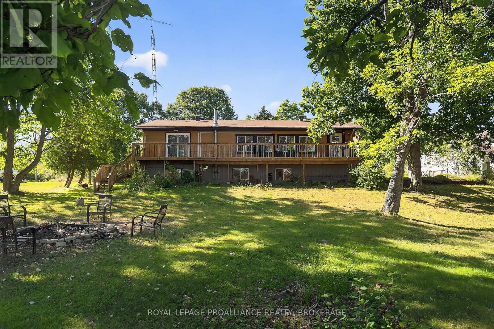 225 Johnson Bay Lane, Frontenac Islands, Ontario  K7G 2V6 - Photo 33 - X12388567