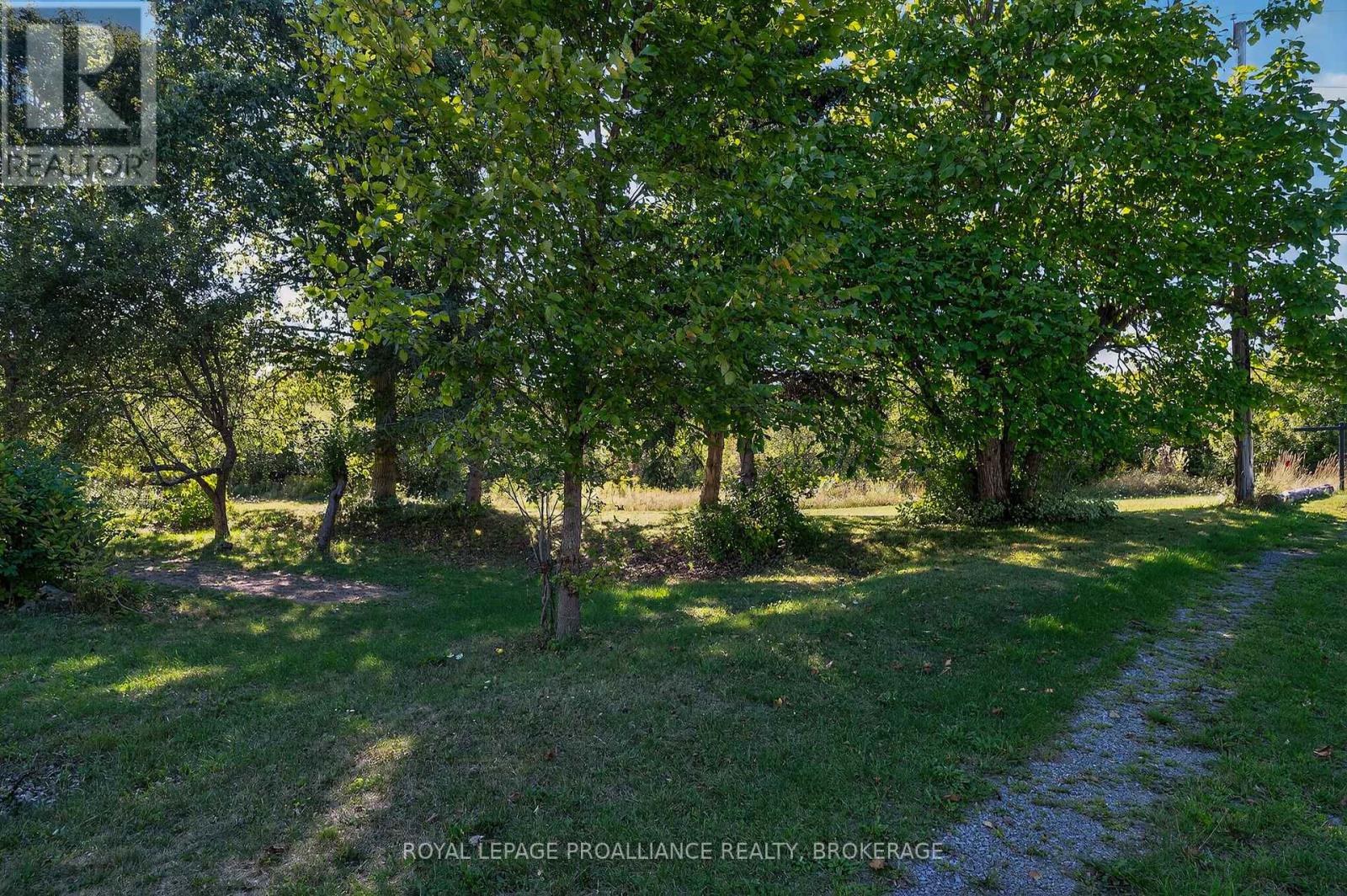 225 Johnson Bay Lane, Frontenac Islands, Ontario  K7G 2V6 - Photo 36 - X12388567