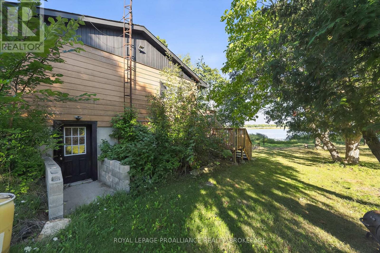 225 Johnson Bay Lane, Frontenac Islands, Ontario  K7G 2V6 - Photo 4 - X12388567