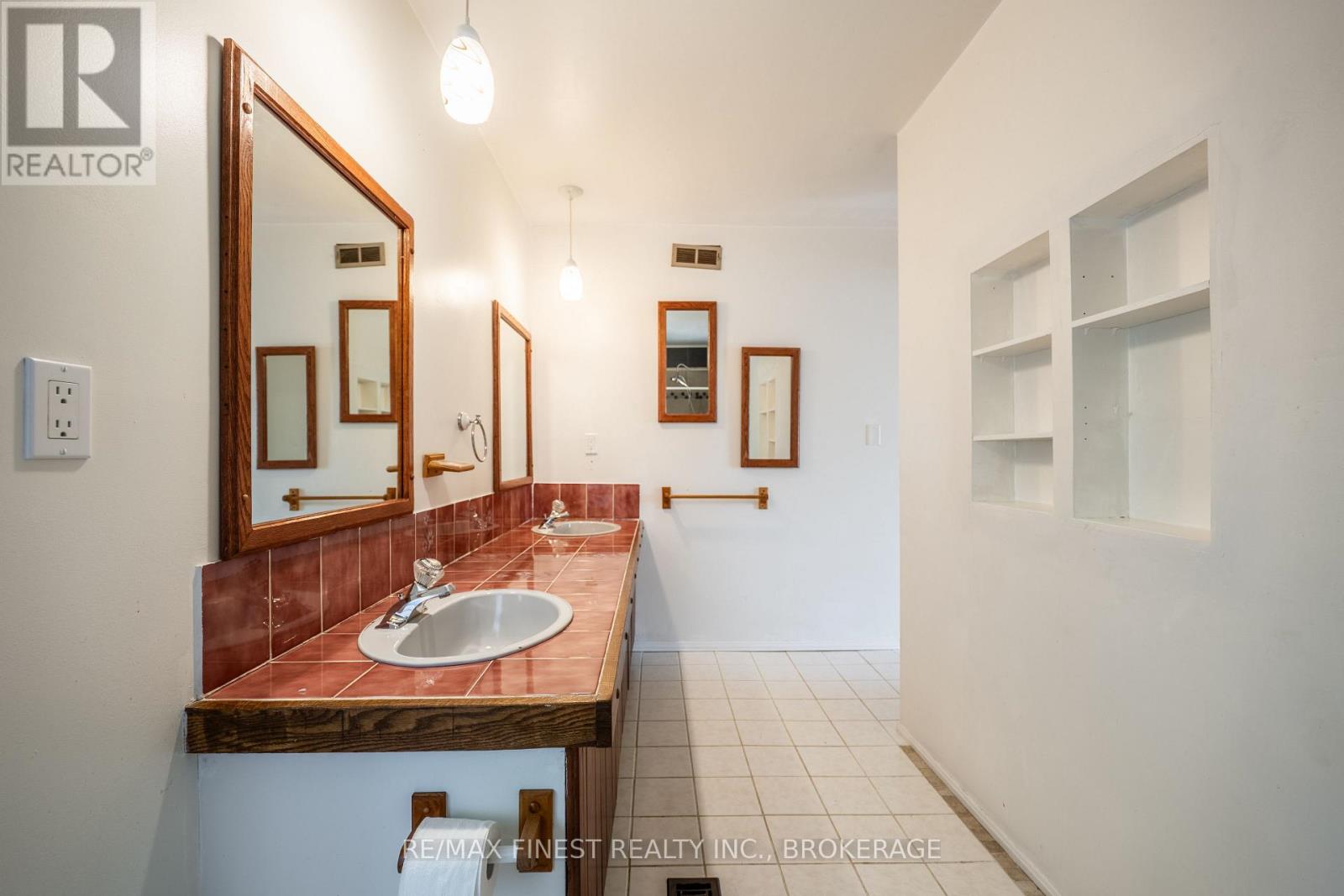 181 Main Street, Loyalist, Ontario  K0H 1G0 - Photo 19 - X12388573
