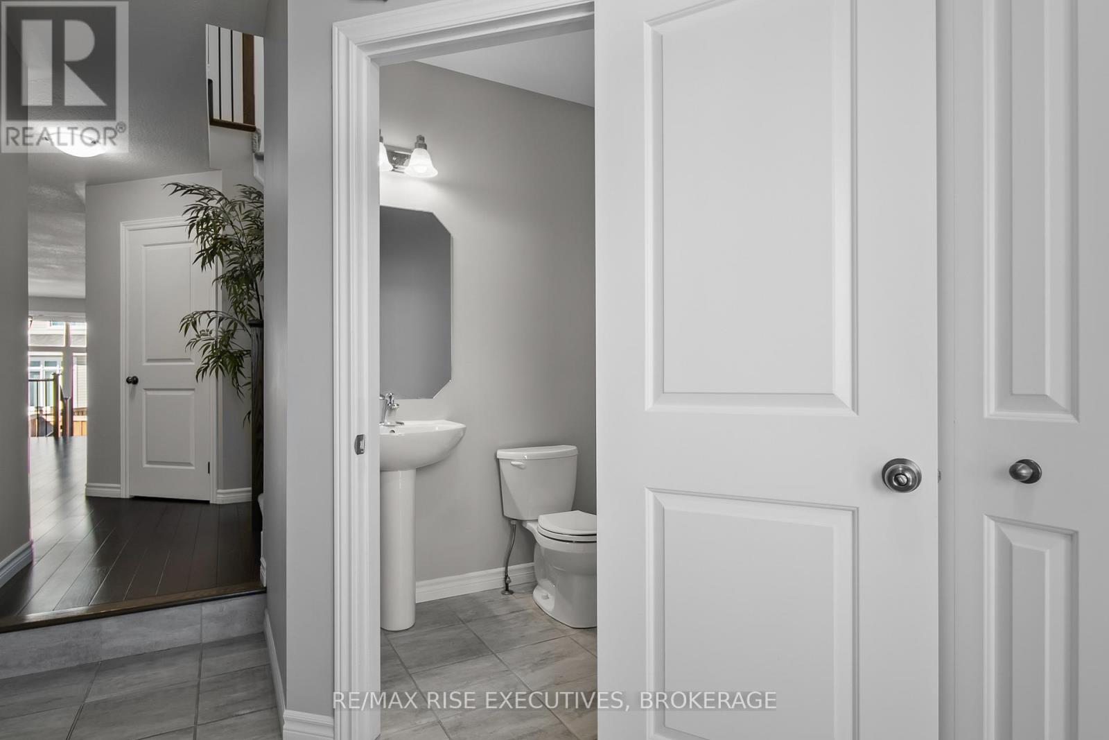 1425 Monarch Drive, Kingston, Ontario  K7P 0R9 - Photo 4 - X12388581