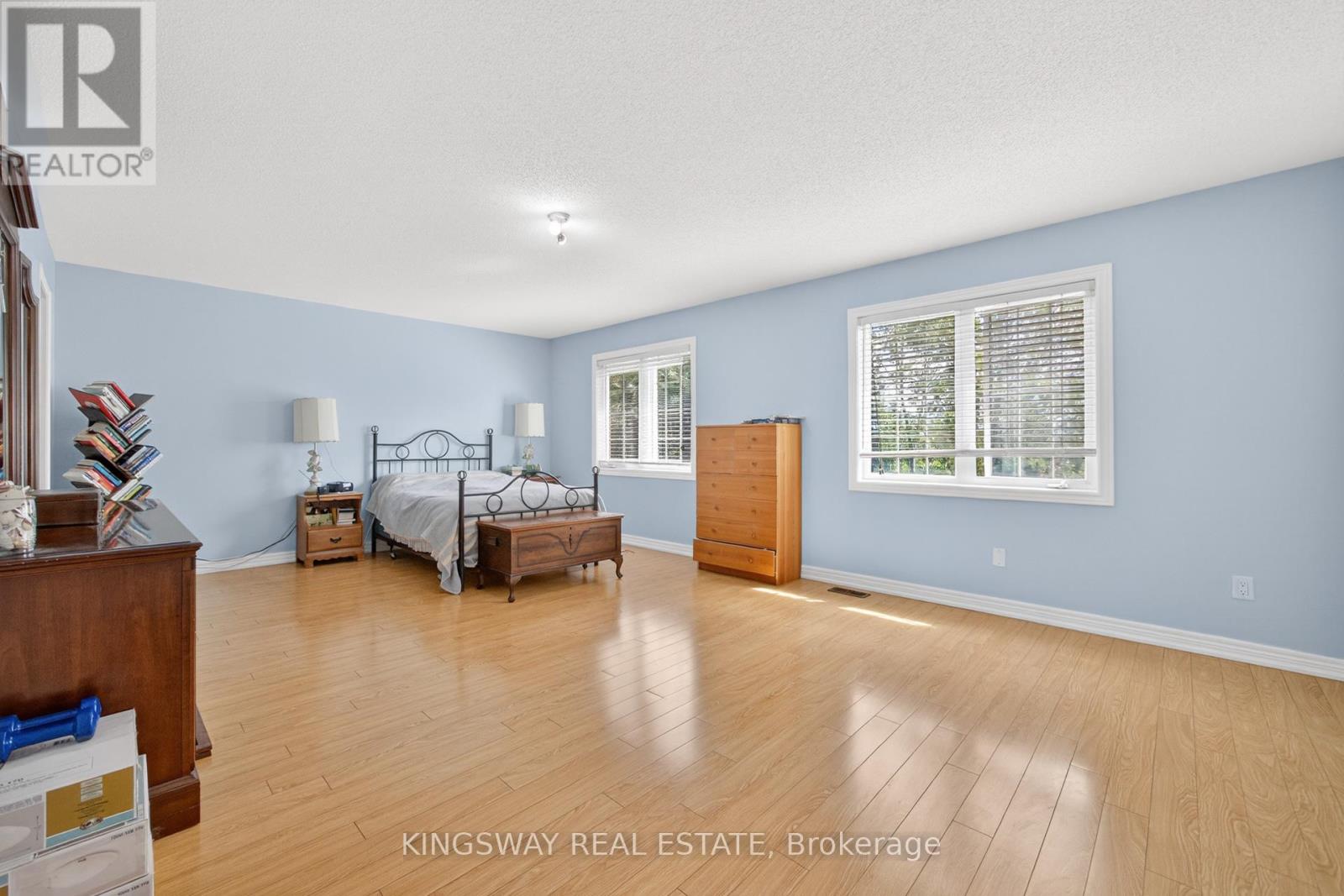 284 Holmes Crescent, Milton, Ontario  L9T 0R2 - Photo 23 - W12386799
